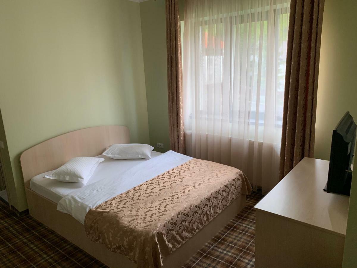 Vila Curcubeu Hotel Buşteni Buitenkant foto