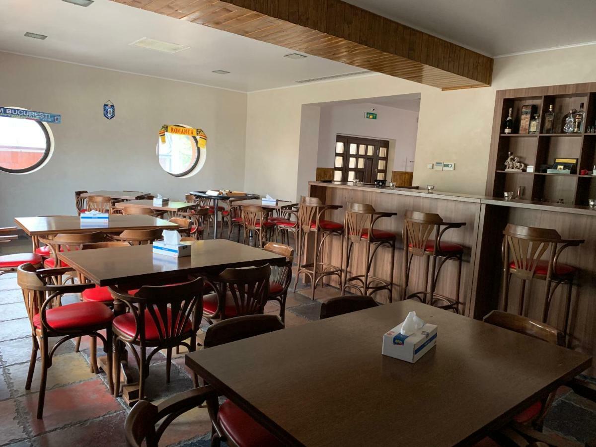 Vila Curcubeu Hotel Buşteni Buitenkant foto