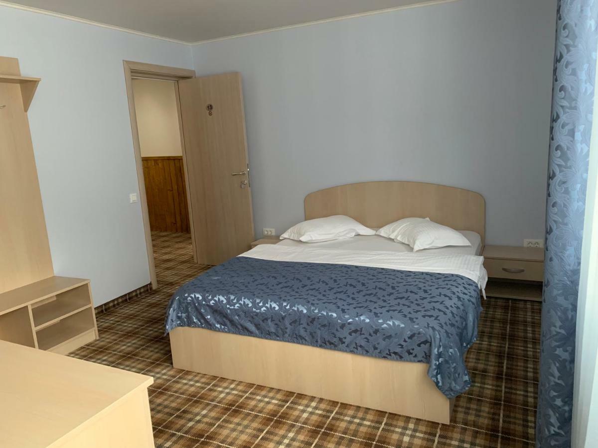 Vila Curcubeu Hotel Buşteni Buitenkant foto